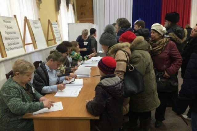 Прокуратура Москвы предупреждает, что одновременное прибытие к избирательным участкам может быть уголовным преступлением