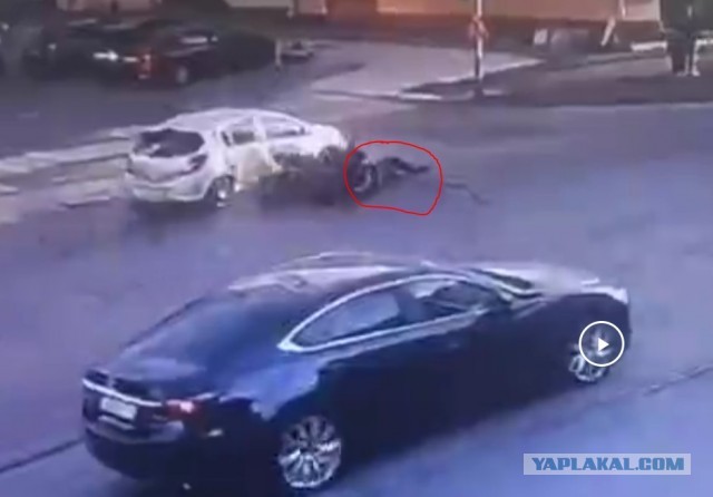 Мотоциклист разбился насмерть в аварии с легковушкой в Нижнем Новгороде