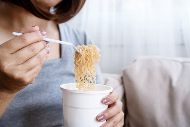 Больше всех Доширак любят люди с высшим образованием