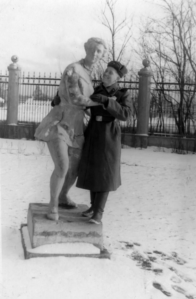 Как правильно фотографироваться со статуями