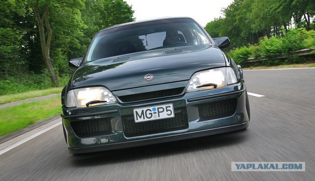 Nissan GT-R R32: высокотехнологичная 25лет ракета