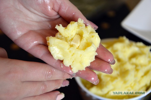 Мясо в кубе и картофельные шары