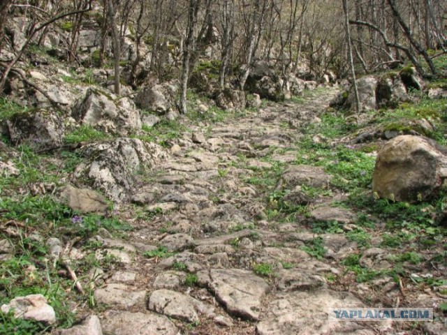Древние артефакты, найденных под современными городами