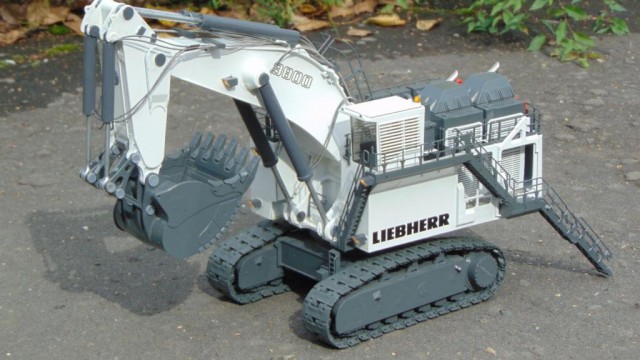 LIEBHERR R9800 Радиоуправляемая дилерская модель экскаватора в 50 масштабе