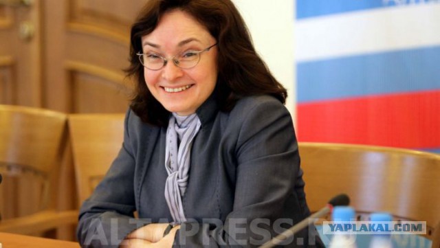 Банкноты номиналом 200 и 2000 рублей поступили в обращение