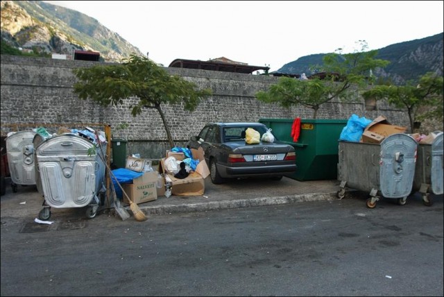 Пепельница заполнилась - на мусорку!