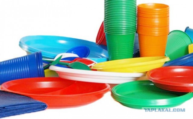ЕС запретил одноразовую пластиковую посуду с 2021 года