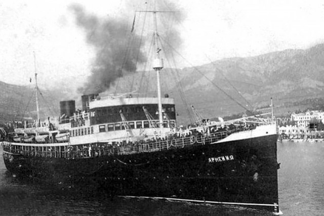 Потопленное нацистами у берегов Крыма санитарное судно "Армения" признано братской могилой