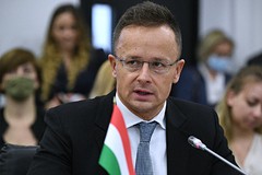 Венгрия заявила о готовности защитить венгров на Украине силой оружия