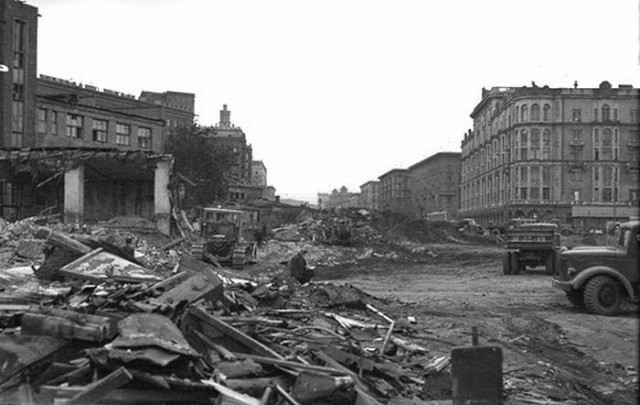 Москва и москвичи. Двадцатый век. 21.04.25