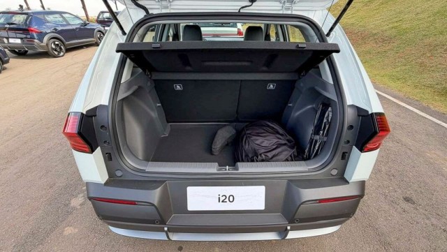 Hyundai представил хэтчбек i20 нового поколения (преемник модели Hyundai Getz). Цена новинки от 1,5 до 2,0 млн рублей