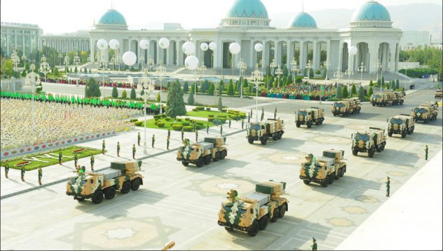 Военный парад в Туркмении