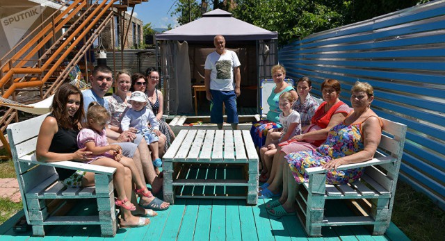 Потерять деньги и обрести друзей: Абхазия приняла обманутых туристов из России