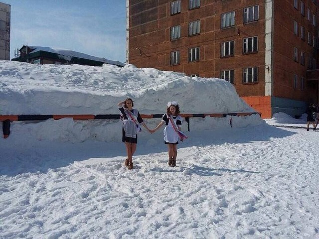 Выпускницы 2019: сногсшибательные фотографии с последнего звонка