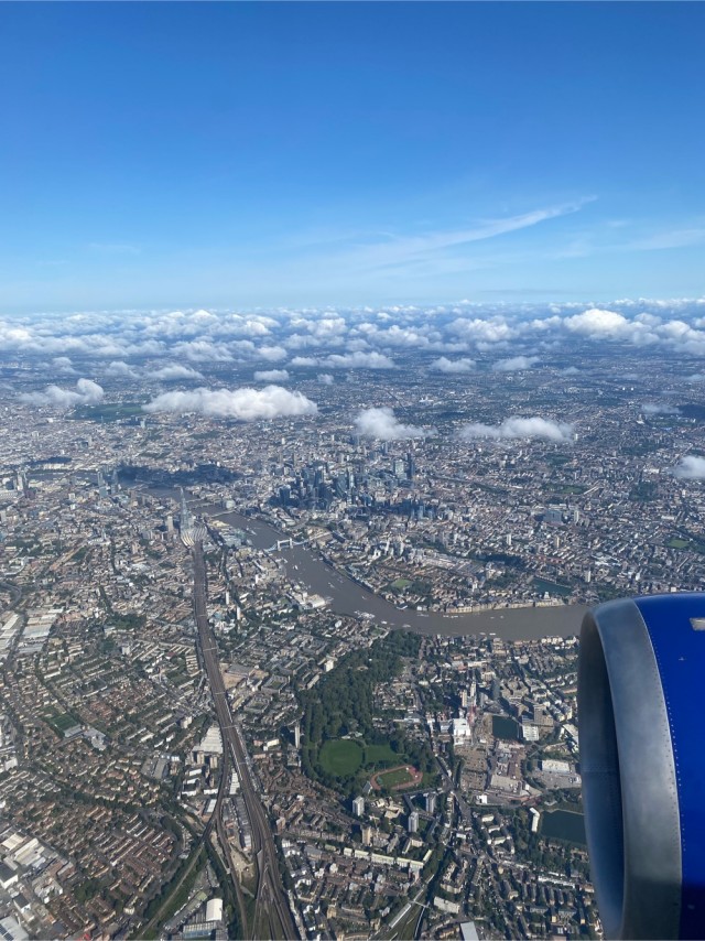 На рейсе British Airways случилось страшное — разморозились холодильники с едой и люди остались без питания на 12-часовом рейсе