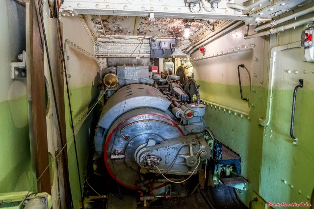 Орудия, от холостого залпа которых сносит крыши и выбивает стекла