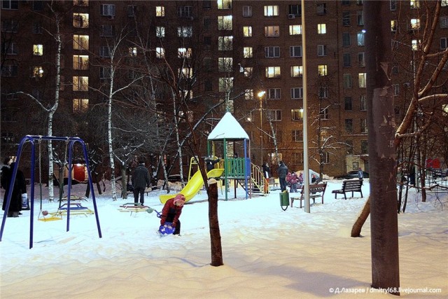 Солнечные панели во дворах Москвы