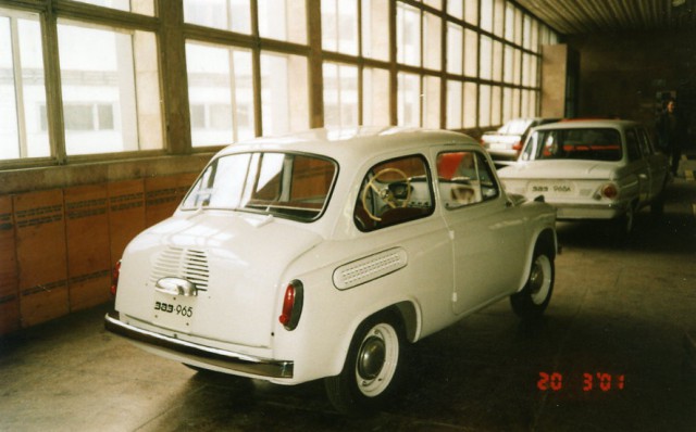 Киев и советский автотрафик 1962 года в фильме "Королева бензоколонки"