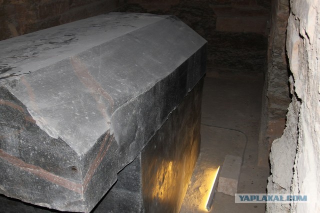 Одни уверены, что Египетские пирамиды построили инопланетяне, другие отрицают. Кто прав?