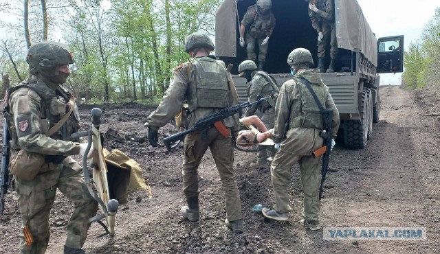 Пока армию поддерживает народ - она непобедима