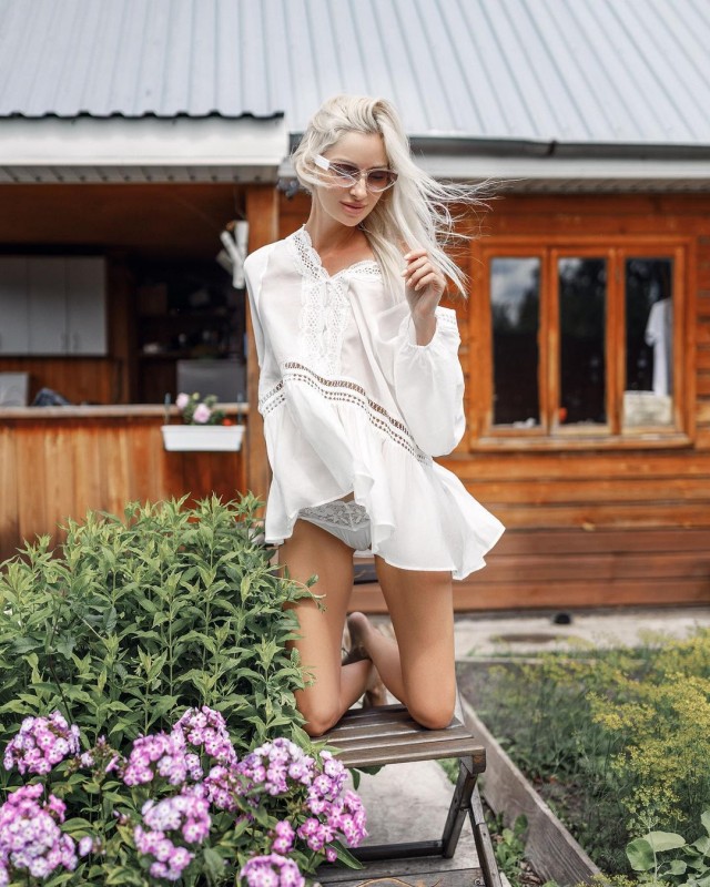 Красивые девушки в интересных ракурсах-3