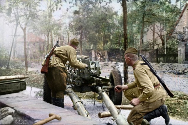 1945 год в 84 фотографиях