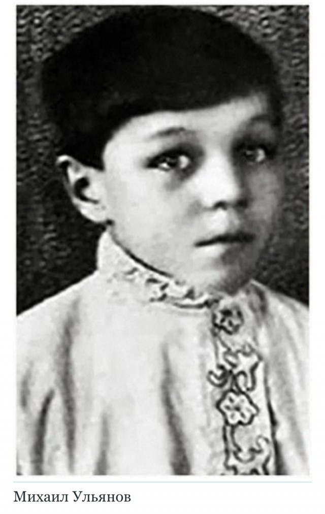 Небольшая фотоподборка известных личностей в детстве и юности