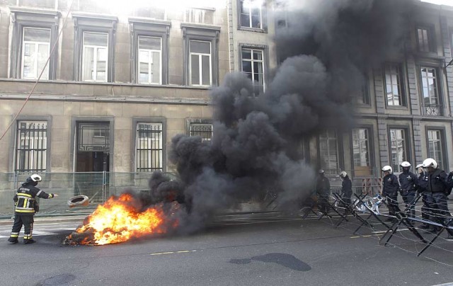 Полиция Брюсселя ощутила весь гнев пожарных