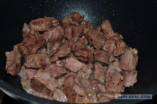 Рецепт приготовления говядины в казане. Фото картошка с говядиной в казане 12 литров. Фото картошка с мясом в казане на улице зимой.