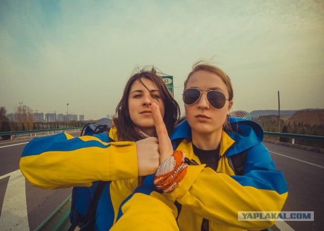 Эта девушка проехала автостопом через 50 стран