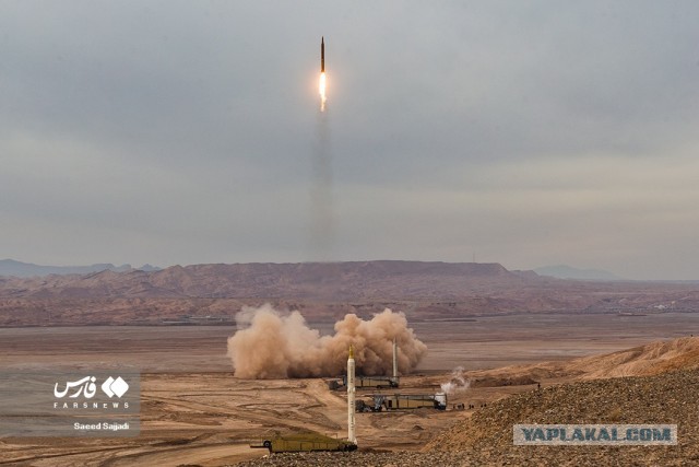 Пуски ракет и дронов-"камикадзе" в ходе учений КСИР Payambar-e Azam-17 ("Великий пророк-17")