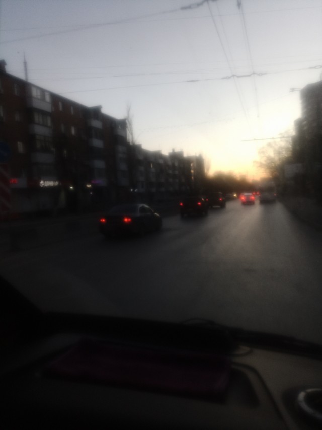 Видео задержания синей Шкоды сотрудниками ДПС в Ростове на Дону.