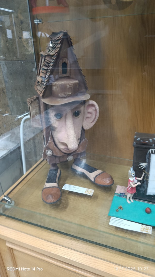 Выставка кукол в библиотеке Ростова