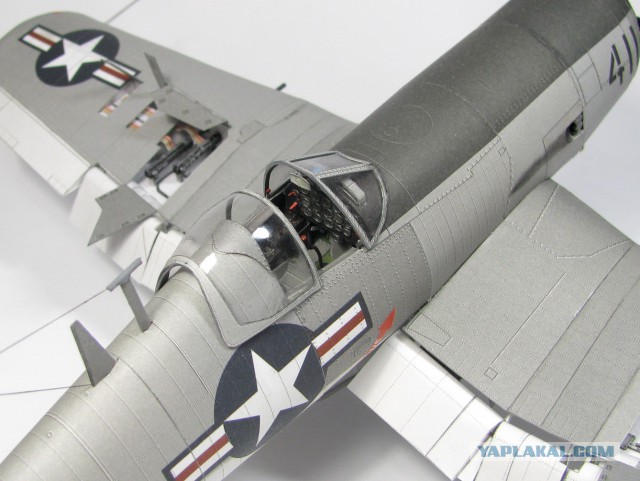AU-1  Модель самолета из бумаги