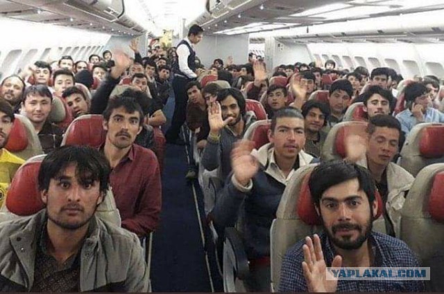 Мальчик кебаб нам принеси