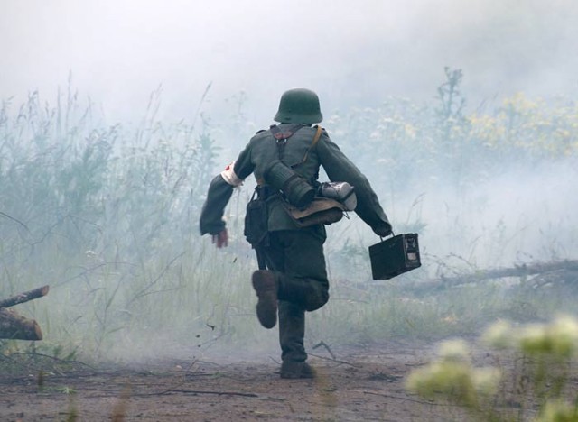 ура мы ломим гнутся шведы стихотворение пушкина. и враг бежит бежит бежит. орёл шестого легиона песня. лошадь захромала командир убит конница. стихотворение потому что в кузнице не было гвоздя.