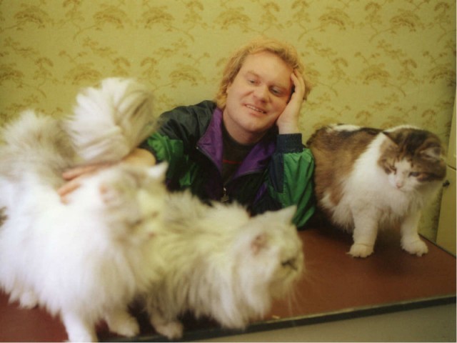 30 редких фотоснимков отечественных знаменитостей, которые отправят вас в 90-е