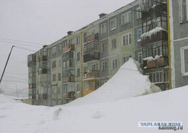 Тем временем на Камчатке. Стандартная пятиэтажка...