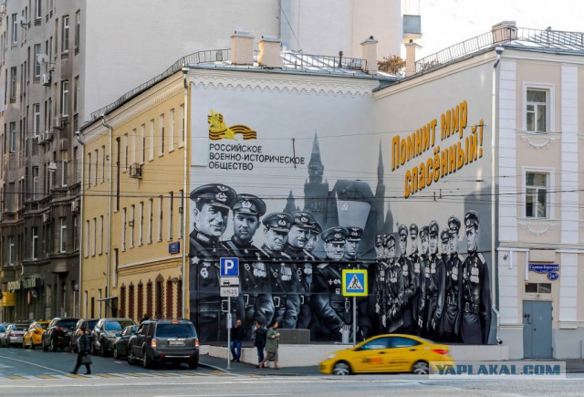Граффити стрит-арт художников HoodGraff в Санкт-Петербурге
