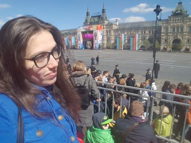 Помогите пионерке Юле получить 6-комнатную квартиру на Тверской