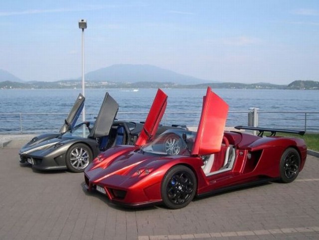 Lavazza: Почти Ferrari Enzo с двигателем от BMW