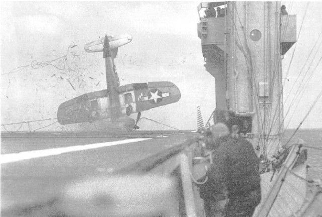 "Ублюдок из Коннектикута". F4U Corsair