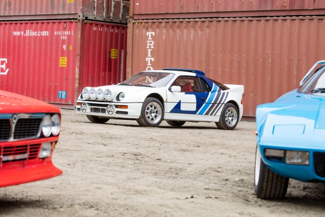 Group B. Красивых автофото пост