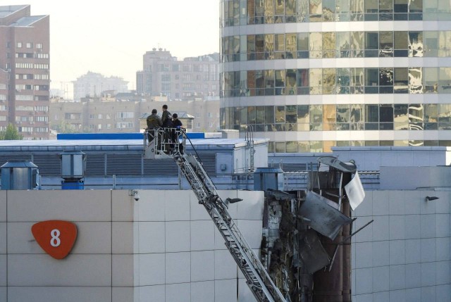 Последствия взрыва беспилотника в районе павильона 8 московского Экспоцентра