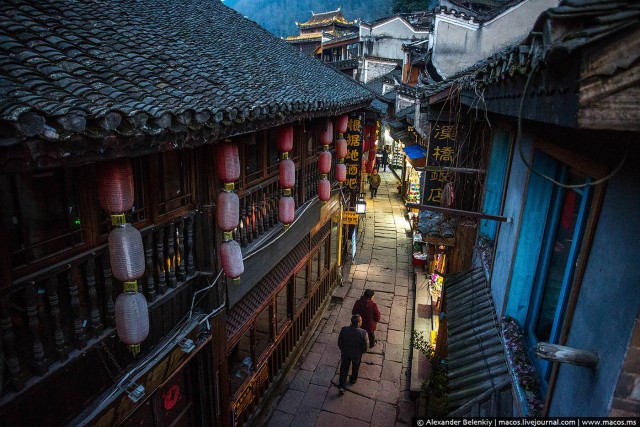 Пора завязывать с туристическими городами…