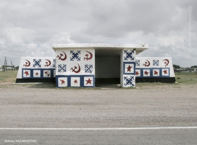 Советские автобусные остановки в фотографиях Кристофера Хервига