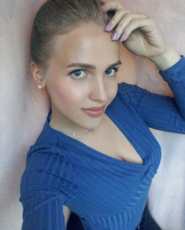 Девушки одетые, нормально зачехленные, но очень сочные