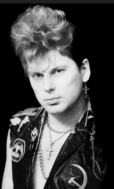 20 лет назад ушел от нас Юрий Хой