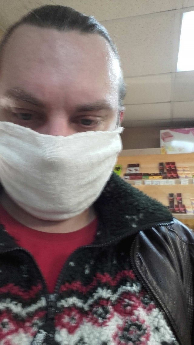В Красноярске пассажир избил кондуктора из-за замечания о маске