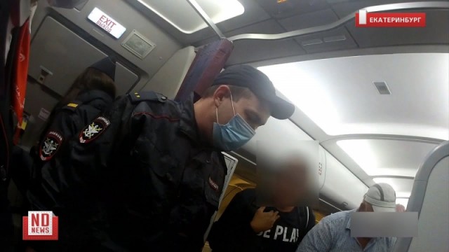 Суд над Навальным устроили прямо в отделе полиции. Адвоката уведомили об этом за несколько минут до заседания